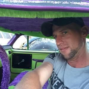 Meet your Posher, Justin